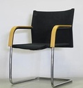 Vitra  AC 3 Freischwinger Stoff schwarz/Holzlehne hell