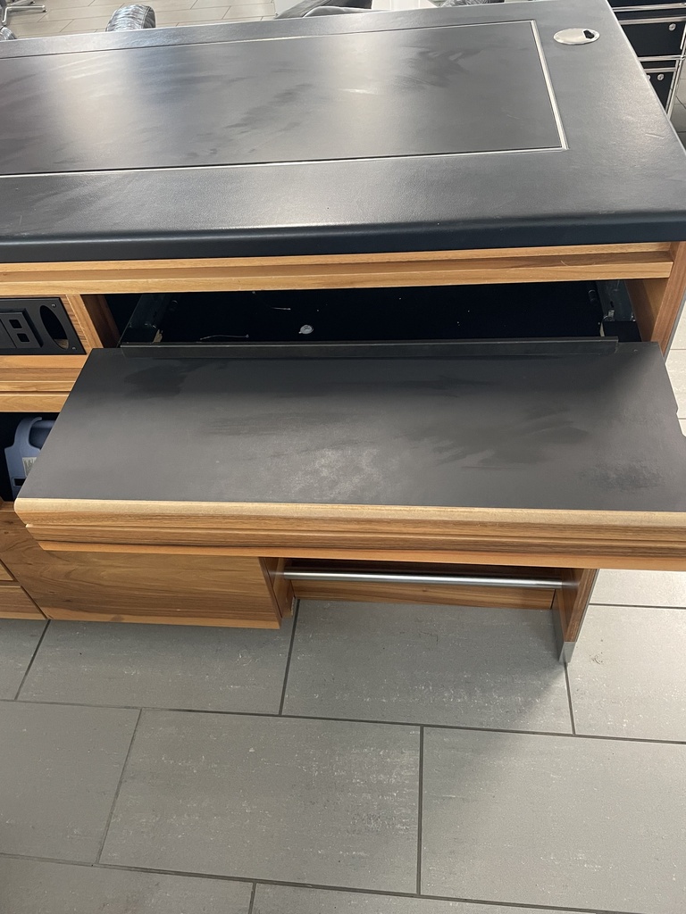 Theke Spezia in Nussbaum 180x80x105cm