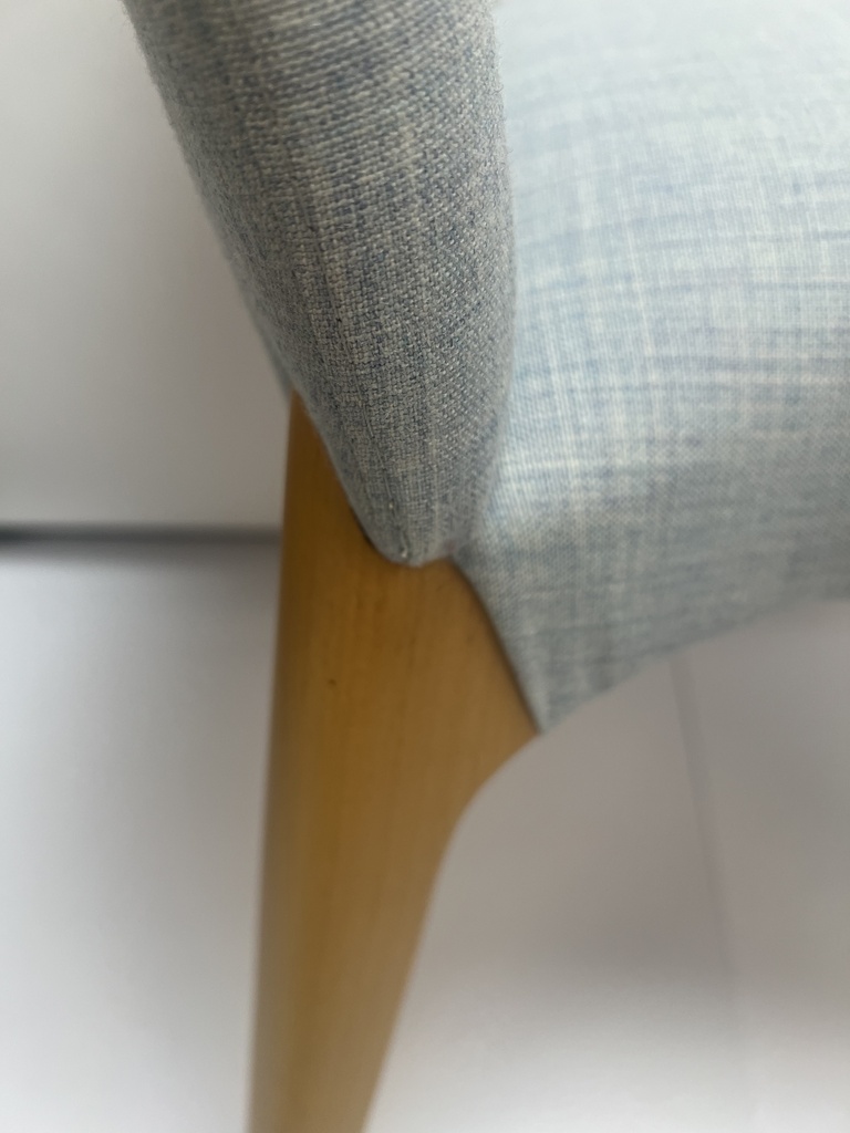 Very Wood Stuhl in Stoff blau NEU