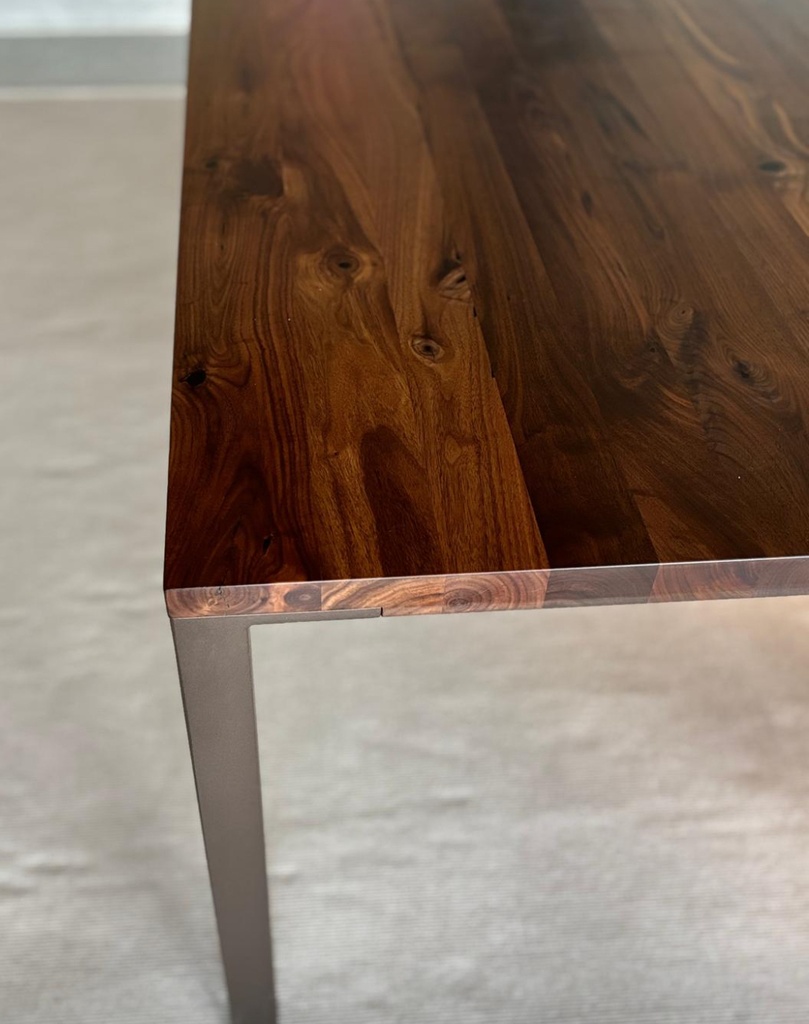 FERRO Line Esstisch aus Nussbaum – Edles Designstück – 180x90 cm NEU