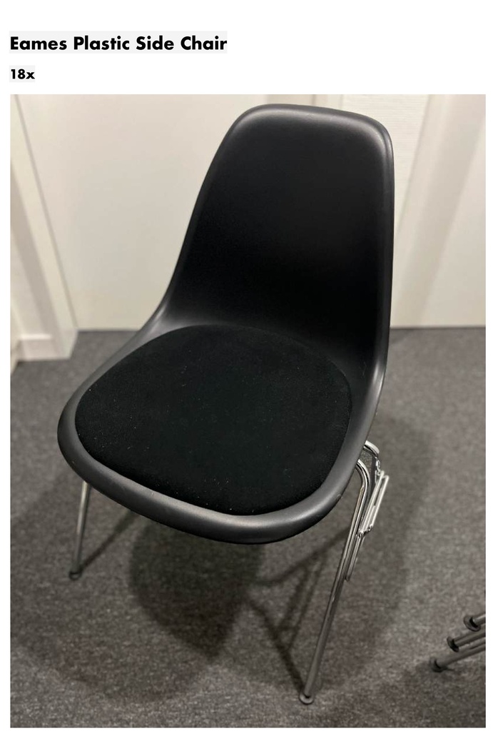 Vitra Eames DSS Stuhl schwarz mit Sitzkissen