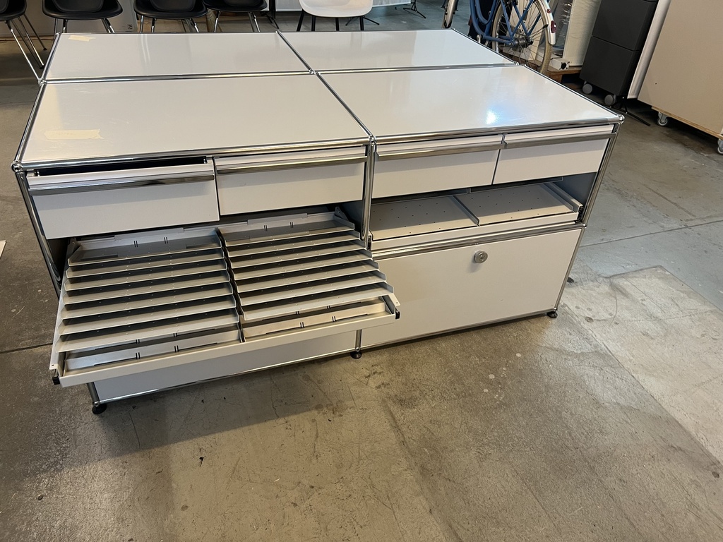 Modulschrank USM Haller  Lichtgrau, Breite 152x51x75cm cm