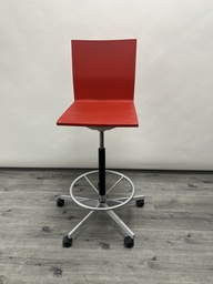 Vitra Hochstuhl 04 Maarten in Rot, Rollen,