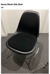 Vitra Eames DSS Stuhl schwarz mit Sitzkissen